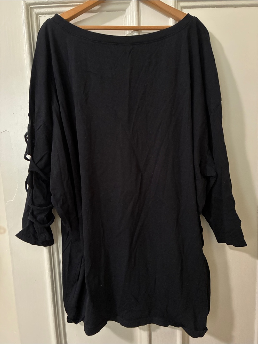 Torrid Classic Fit Black 3/4 Sleeve T-Shirt Size 2 Distressed Snake Skeleton - Picture 2 of 8